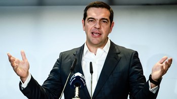 Το δώρο του Τσίπρα στη “Βιβλιοθήκη της Ειρήνης”