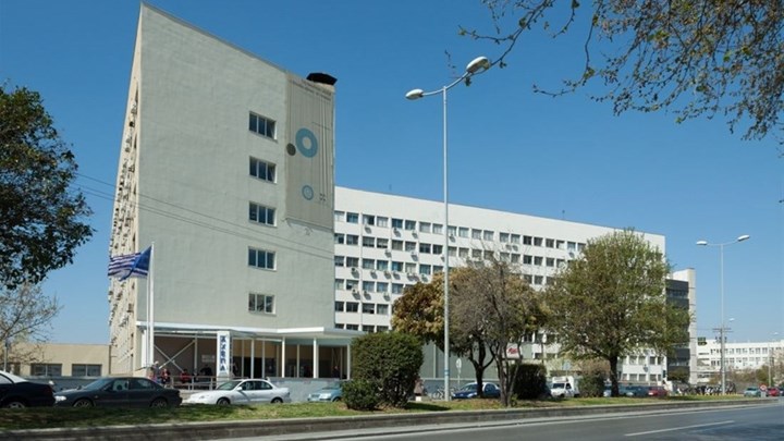 Χτύπησαν και λήστεψαν καθηγητή μέσα στο ΑΠΘ: “Με πέταξαν με ορμή προς την τζαμαρία”