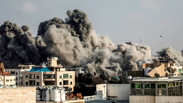 Ισραηλινά αεροσκάφη βομβάρδισαν τον τηλεοπτικό σταθμό της Χαμάς στην Γάζα