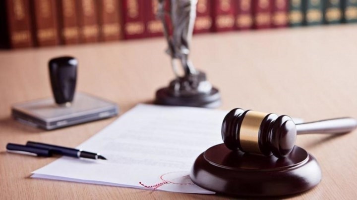 Χρυσές δουλειές με τα αναδρομικά – Πόσο κοστίζουν αγωγές και προσφυγές