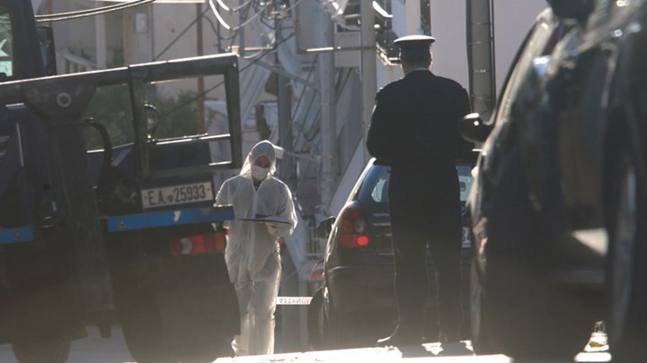 Περισσότερο από ένα κιλό πυρίτιδα περιείχε η βόμβα που βρέθηκε στο σπίτι του Ντογιάκου – Πού στρέφονται οι έρευνες