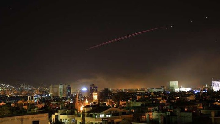 Δεκάδες νεκροί σε αεροπορικές επιδρομές εναντίον τζιχαντιστών στην Συρία