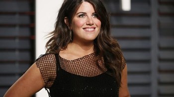 Νέες αποκαλύψεις από τη Λεβίνσκι για τη σχέση της με τον Μπιλ Κλίντον και τον περιβόητο λεκέ