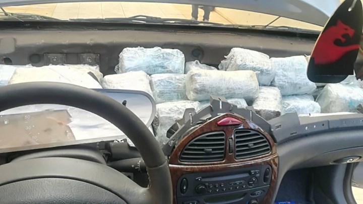 Η στιγμή που αστυνομικός σκύλος εντοπίζει 32 κιλά ναρκωτικών στο Κιλκίς – ΦΩΤΟ – ΒΙΝΤΕΟ