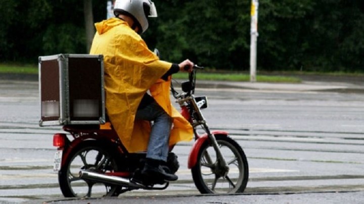 Λήστεψαν ντελιβερά για να του πάρουν τελικά τις… πίτσες