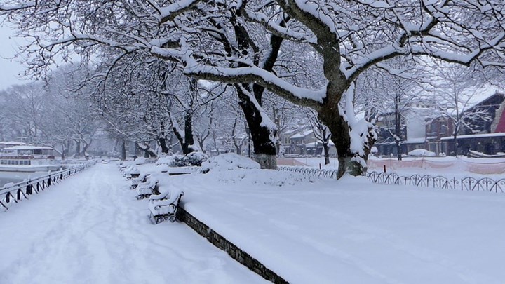 Έκτακτο δελτίο επιδείνωσης του καιρού – Έρχονται καταιγίδες, χιόνια και θυελλώδεις άνεμοι