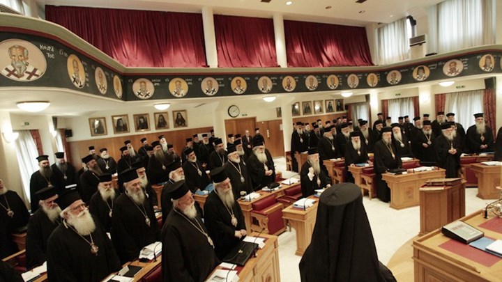 “Εκρηκτική” η ατμόσφαιρα στην Ιερά Σύνοδο – Δεν επετράπη σε Μητροπολίτες να μιλήσουν
