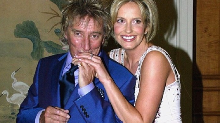 Παραμένουν ερωτευμένοι ο Ροντ Στιούαρτ με τη σύζυγό του κι ας τους χωρίζουν 26 χρόνια – ΦΩΤΟ – ΒΙΝΤΕΟ