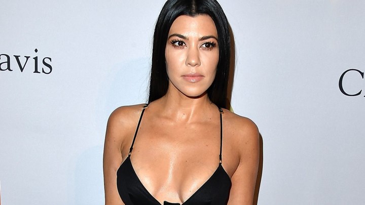 Με σούπερ σέξι εμφάνιση η Κόρτνεϊ Καρντάσιαν για ραντεβού με τον πρώην σύντροφό της – ΦΩΤΟ