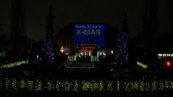 “Έβαλε” τα χριστουγεννιάτικά του ο Βοτανικός Κήπος του Βερολίνου – ΒΙΝΤΕΟ