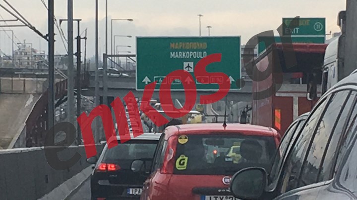 Ουρές χιλιομέτρων στην Αττική Οδό – ΦΩΤΟ- BINTEO αναγνώστη