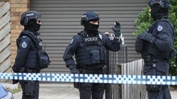 Συνελήφθησαν τρεις άνδρες που φέρονται να σχεδίαζαν τρομοκρατική επίθεση στη Μελβούρνη
