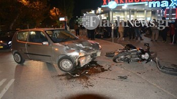 Μοτοσικλέτα συγκρούστηκε με Ι.Χ – Τον έσωσε το κράνος – ΦΩΤΟ