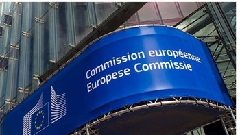 Politico: Έκθεση Κομισιόν – “δώρο” για την Αθήνα