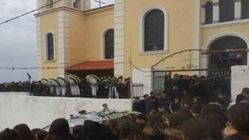 Συγκλονίζει η ιστορία της οικογένειας του 15χρονου Χρήστου – Στο ίδιο σημείο είχε σκοτωθεί και ο παππούς του