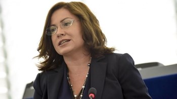 Σπυράκη για ΔΕΠΑ: Ο κ. Τσίπρας και οι υπουργοί του κάνουν ό,τι μπορούν για να ξεχάσουμε το σκάνδαλο