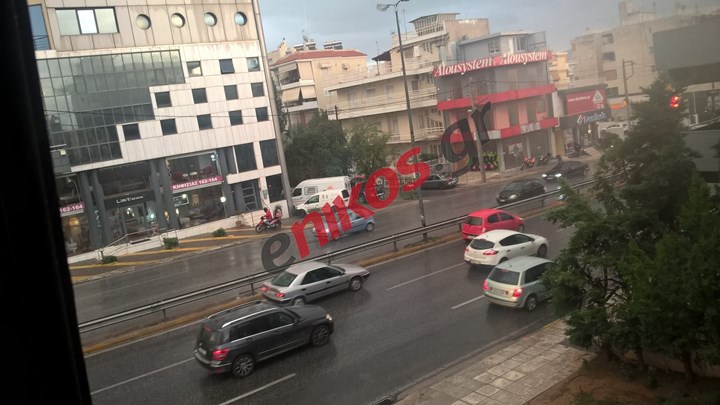 Ισχυρή καταιγίδα στα βόρεια προάστια – Μετ’ εμποδίων η κυκλοφορία στην Κηφισίας – ΦΩΤΟ αναγνώστη – ΤΩΡΑ