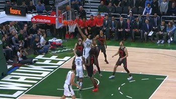 Τα… έσπασε πάλι ο Γιάννης κόντρα στους Μπλέιζερς – ΒΙΝΤΕΟ