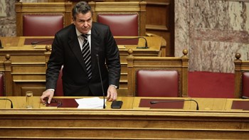 Πετρόπουλος: Δεν θα μειωθούν 1.420.000 συντάξεις ενώ θα αυξηθούν 620.000