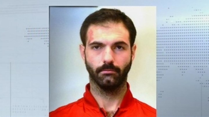 Ξεσπά η μάνα του ηθοποιού που κατηγορείται για τον βιασμό ταξιτζή: Έχει γίνει κανιβαλισμός, έλεος – ΒΙΝΤΕΟ