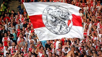 Στο κάτω διάζωμα οι φίλοι του Άγιαξ λόγω της ταλάντωσης του ΟΑΚΑ