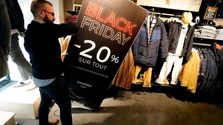 Χαμηλή “πτήση” για την Black Friday στη Γαλλία εν μέσω κινητοποιήσεων