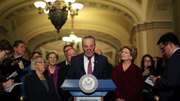 Οι Δημοκρατικοί θα διερευνήσουν τους δεσμούς του Ντόναλντ Τραμπ με την Σαουδική Αραβία