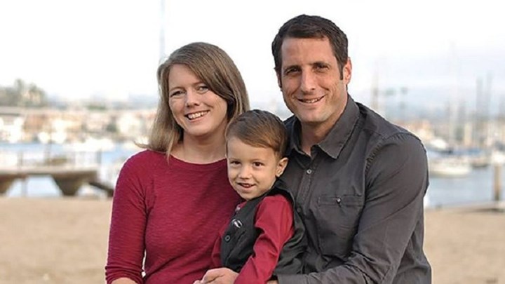 Τους σκότωσε επειδή του έκαναν παρατήρηση – Δολοφόνησε πατέρα και γιο ενώ βίασε τη μητέρα και την ανάγκασε να αυτοκτονήσει