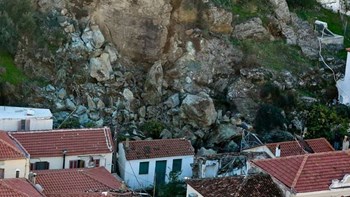 Νύχτα τρόμου στη Λέσβο – Διαλύθηκαν σπίτια από κατολισθήσεις βράχων  – ΦΩΤΟ – ΒΙΝΤΕΟ