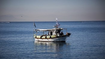 “Έτριβαν” τα μάτια τους ψαράδες στην Κρήτη – Δείτε τι αλίευσαν εκτός από ψάρια – ΦΩΤΟ