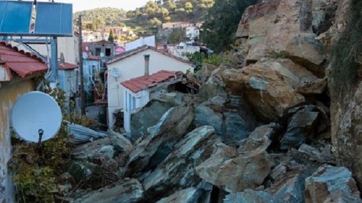 Εκκενώνεται τμήμα του Πλωμαρίου Λέσβου – Σε ξενοδοχεία 37 άτομα – Λέκκας: Η περιοχή είναι επιρρεπής σε κατολισθήσεις