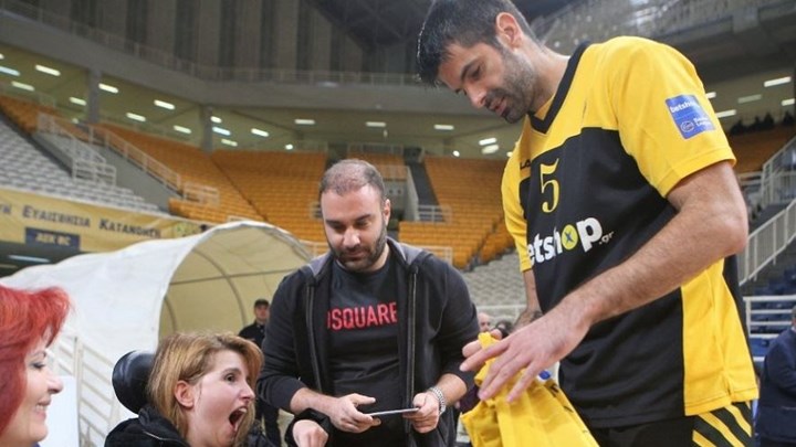 Το δώρο της ΑΕΚ στη Μυρτώ – ΦΩΤΟ