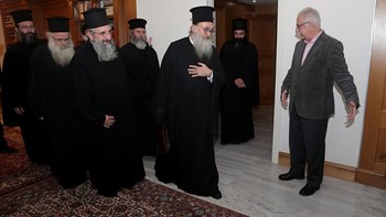 Συνάντηση Γαβρόγλου με εκπροσώπους της Αρχιεπισκοπής Κρήτης – Διαφωνία για τη συμφωνία αλλά συνεχίζουν τον διάλογο