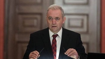 Λέκκας: Η εκκένωση στο Πλωμάρι θα διαρκέσει τουλάχιστον μία με δύο εβδομάδες – ΒΙΝΤΕΟ