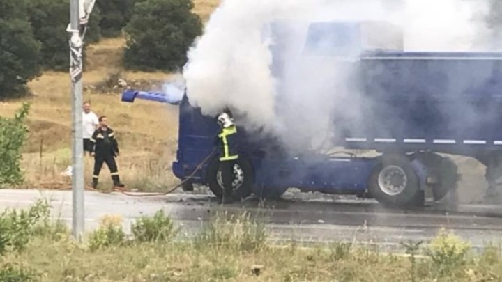 Φωτιά σε φορτηγό στο Βόλο – ΦΩΤΟ