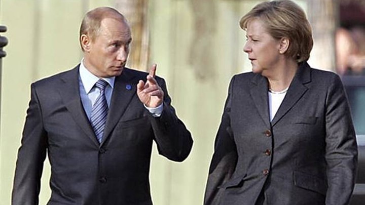 Ο Πούτιν προέτρεψε την Μέρκελ να πιέσει την Ουκρανία προκειμένου να μην πάρει «απερίσκεπτες αποφάσεις»