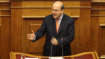 Χατζηδάκης προς κυβέρνηση: Μας υποχρέωσες μα δεν μας είπες τελικά πόσο μας χρέωσες