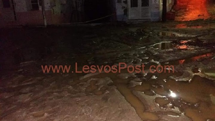 Προβλήματα από τις ισχυρές βροχοπτώσεις στη Λέσβο – Πλημμύρισαν σπίτια και καταστήματα – ΦΩΤΟ-ΒΙΝΤΕΟ