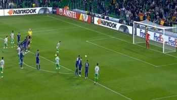 Το πέναλτι που απέκρουσε ο τερματοφύλακας του Ολυμπιακού – ΒΙΝΤΕΟ