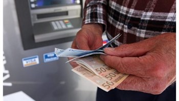 DW: Οριστική η μη περικοπή των συντάξεων στο Eurogroup