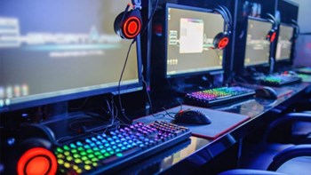 “Ξόρκισαν” το ίντερνετ για μην… σκανδαλίζονται οι έφηβοι