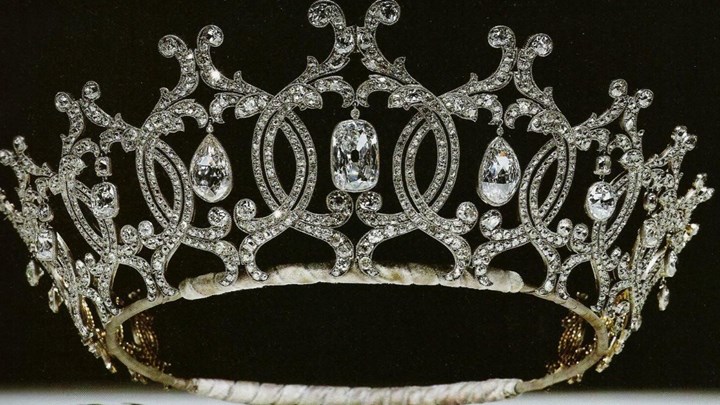 Συναγερμός στο Παλάτι του Μπάκιγχαμ:  Εκλάπη βασιλική τιάρα του 1902