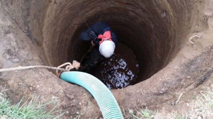 Συναγερμός για γυναίκα που έπεσε σε βόθρο σε χωριό της Λάρισας