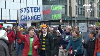 Διαδήλωση στο κέντρο των Βρυξελλών για την αντιμετώπιση της κλιματικής αλλαγής