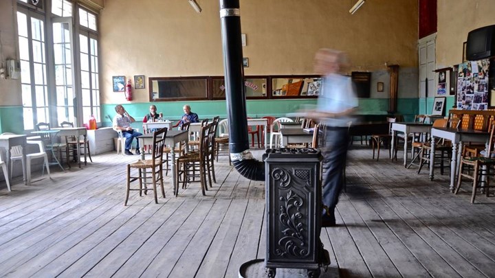 “Φαρ Ουέστ” έγινε καφενείο της Καβάλας – Τσακώθηκε και άρχισε να πυροβολεί τους θαμώνες