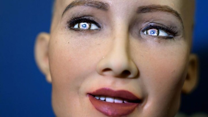 Αυτή είναι η Σοφία – Το ρομπότ που εκφράζεται όπως ο άνθρωπος – ΒΙΝΤΕΟ