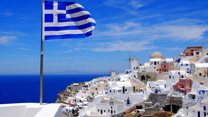 Δεύτερος δημοφιλέστερος προορισμός για οικογενειακές διακοπές η Ελλάδα