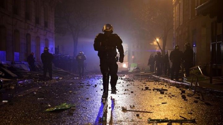 “Μορατόριουμ” στις διαδηλώσεις ζητεί ο αντιδήμαρχος Παρισιού