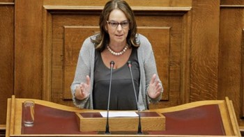 Παπανάτσιου σε Σταϊκούρα: Μειώνουμε τους δικούς σας φόρους