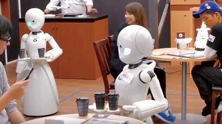 Άνοιξε η πρώτη στον κόσμο καφετέρια με σερβιτόρους-ρομπότ – ΒΙΝΤΕΟ